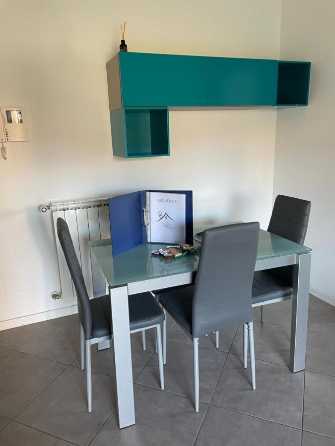 Dolcecasaleogiu Con Parcheggio Coperto Gratuito Appartement Vitinia Buitenkant foto