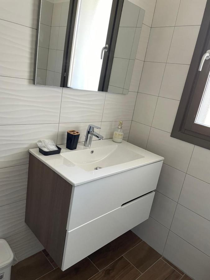 Dolcecasaleogiu Con Parcheggio Coperto Gratuito Appartement Vitinia Buitenkant foto