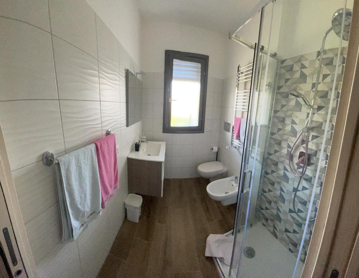 Dolcecasaleogiu Con Parcheggio Coperto Gratuito Appartement Vitinia Buitenkant foto