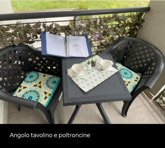 Dolcecasaleogiu Con Parcheggio Coperto Gratuito Appartement Vitinia Buitenkant foto